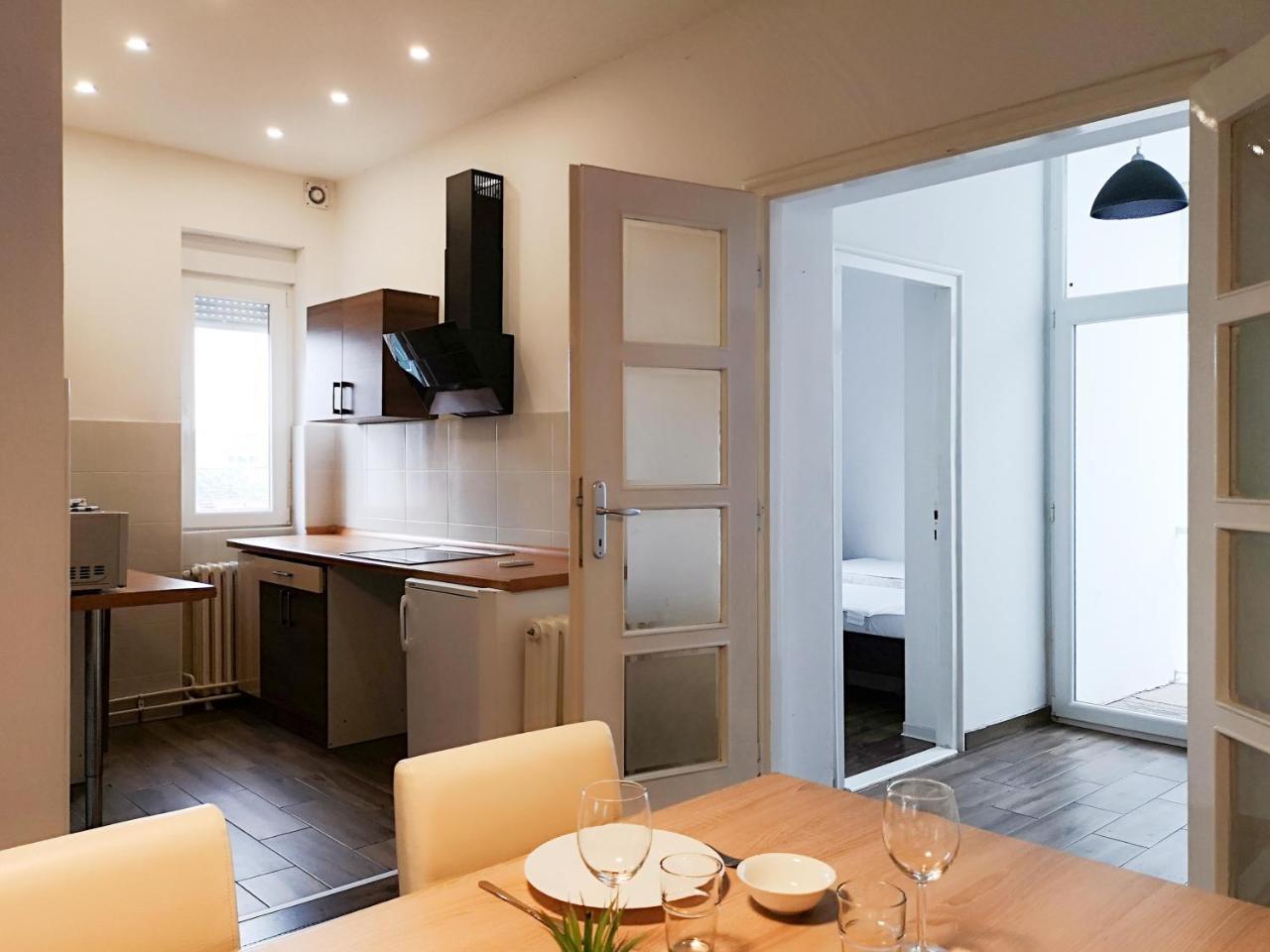 Filinhome Stefanovica Suite 9 Novi Sad Bagian luar foto