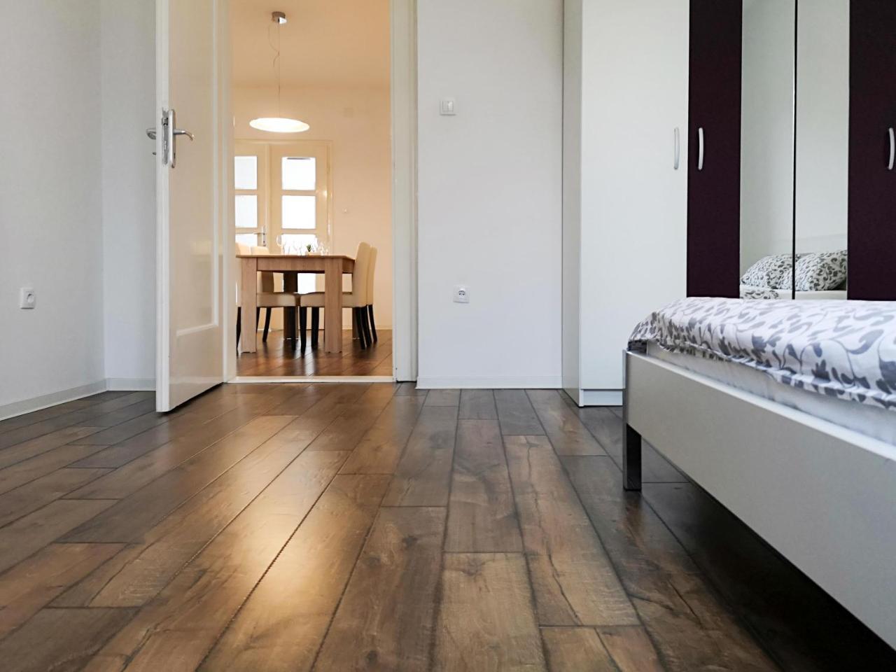 Filinhome Stefanovica Suite 9 Novi Sad Bagian luar foto